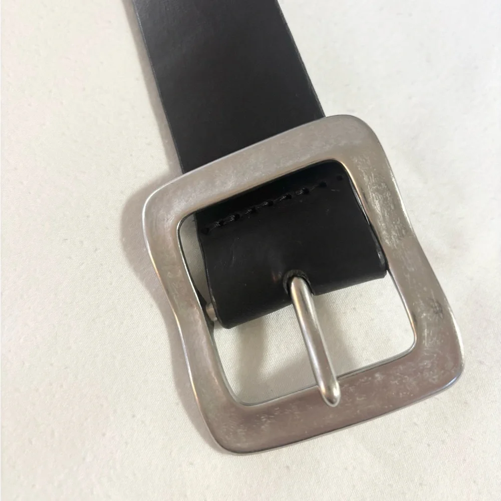 Eddie Bauer Black Leather Belt with Gray Buckle